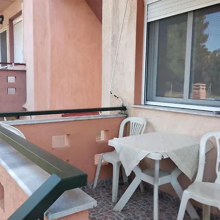 Fouli Maisonette *